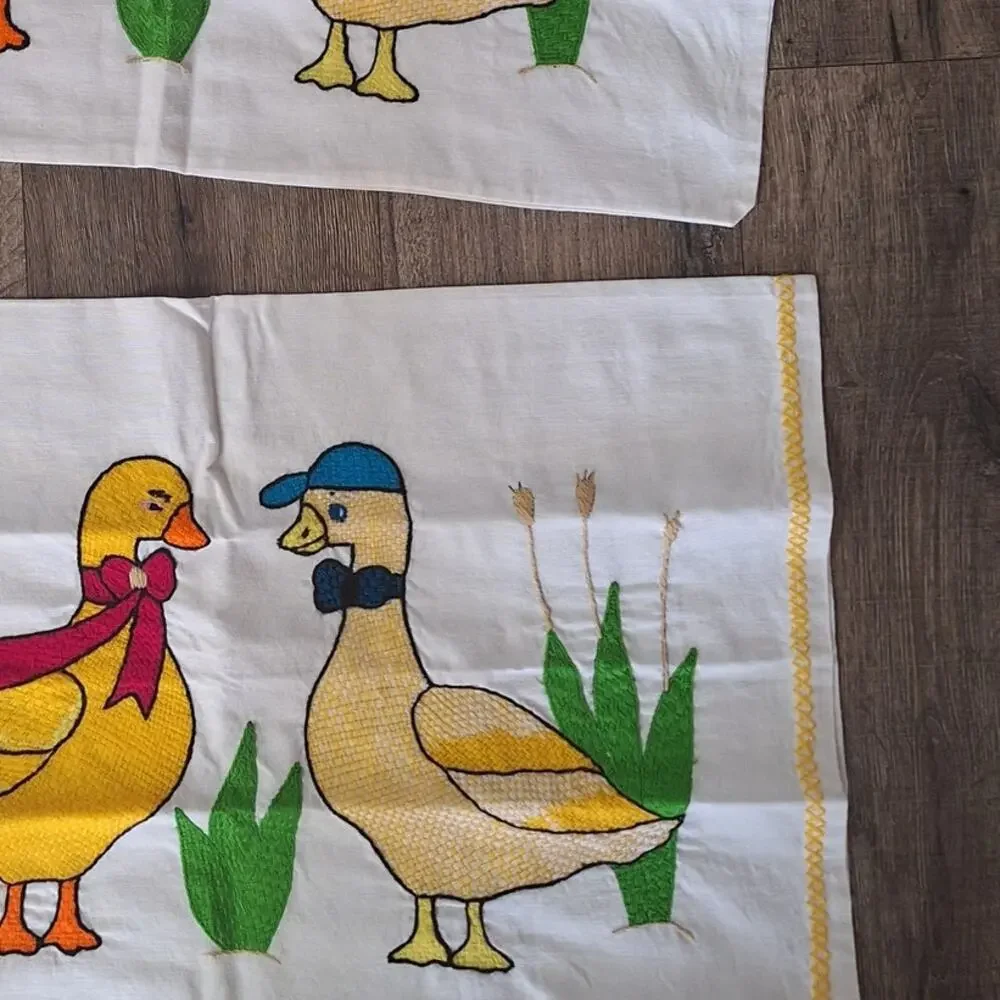 Vintage hand embroidered standard pillow case set of 2 vintage duck bedding